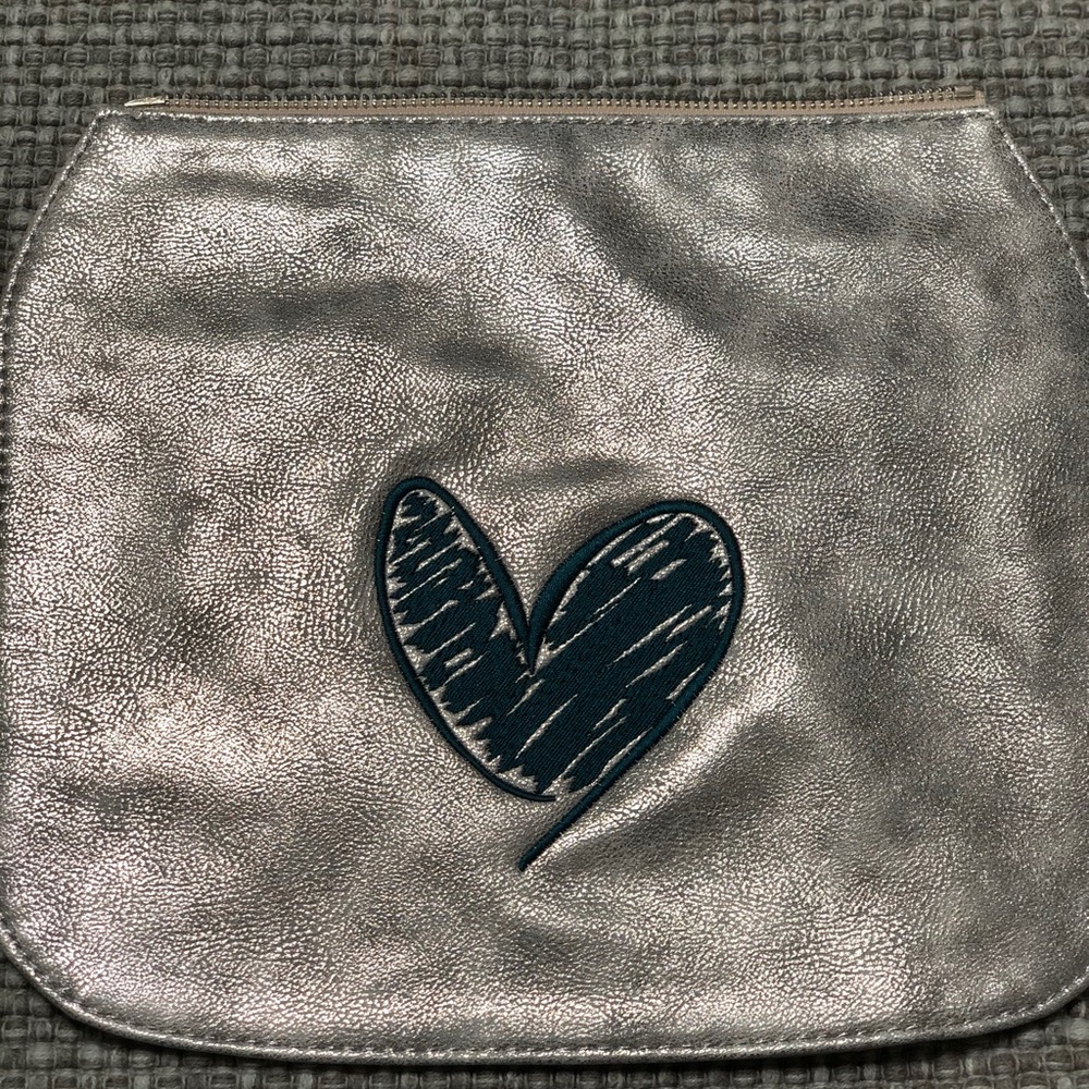 Fun Silver Thirty One Purse Flap